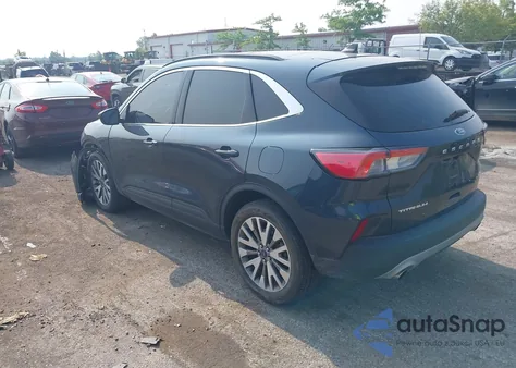 2022 Ford Escape Titanium z USA, uszkodzony, nr VIN 1FMCU9J93NUB50196